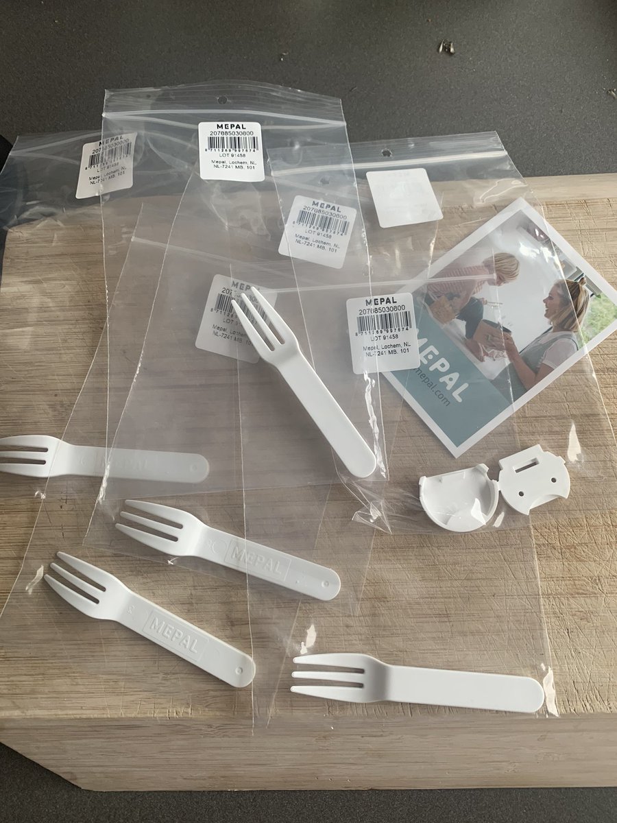 mtths's tweet photo. @MepalNL we gebruiken jullie brood- en fruit bakjes en drinkbekers enorm veel. Heel milieuvriendelijk. Ik verbaasde me dan ook waarom jullie vorkjes dan in allemaal los verpakt opgestuurd worden. https://t.co/2EUctesAHT