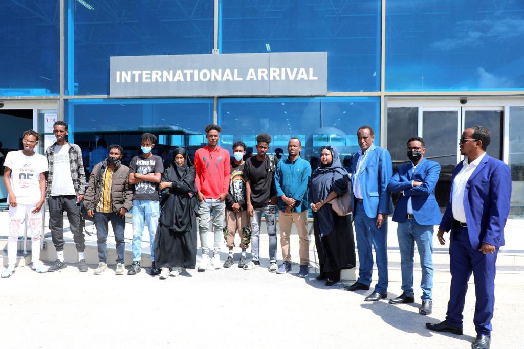 SamaAbdulrazak's tweet photo. Bravo and well done to envoy @MariamYassinHY for her commitment of rescuing our children and youth from international human traffickers. Just another day in the office for her πππ this one is from #Libya #Magafe https://t.co/PoQRFtrYK4