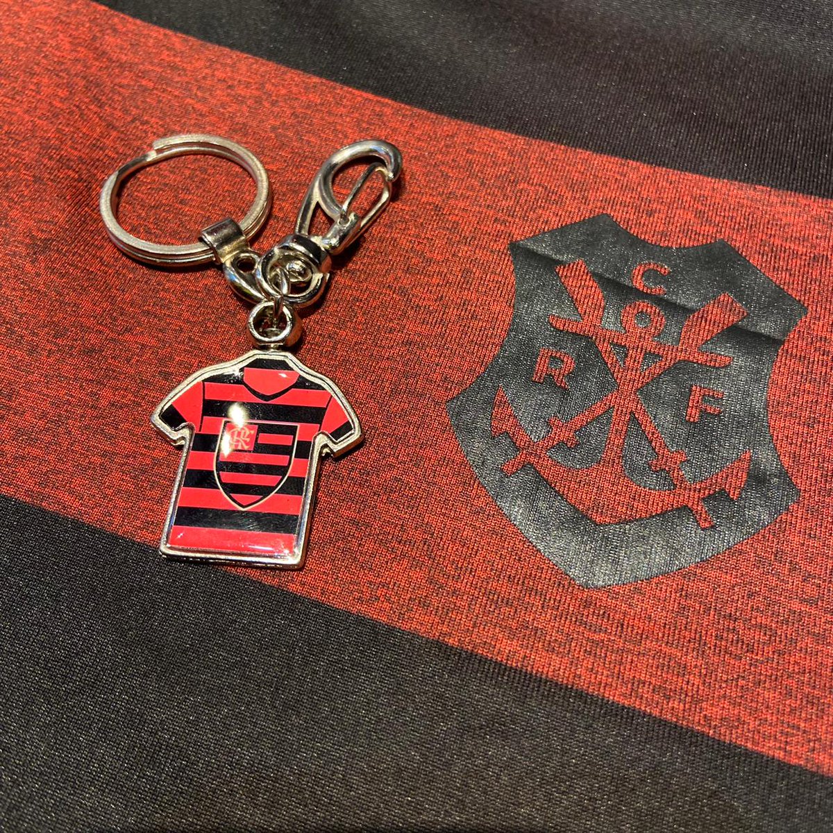 nacaornmaceio's tweet photo. Esses chaveiros do Mengão são incríveis e perfeitos para dar de presente! Leve o Flamengo sempre com você! 🔴⚫🔑

📍 Faça uma visita: Avenida Menino Marcelo, 3800 - Shopping Pátio Maceió
📲 Compre pelo WhatsApp: https://t.co/KhN7x9CJM4 https://t.co/DRqohEDzFn