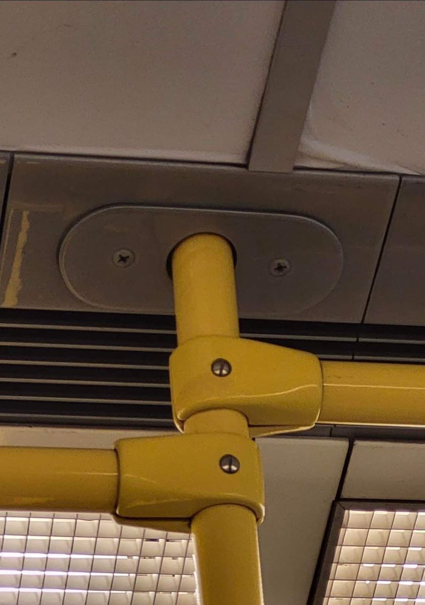 Si tu as compris Retweet et laisse les autres chercher à comprendre 😂😂😭😭😭😭😭