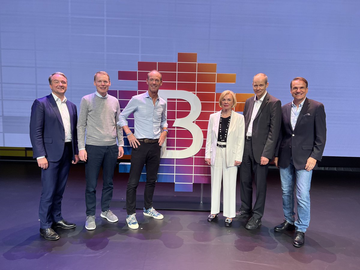 A few impressions from the first day of our Bertelsmann Management Meeting at the Gütersloh Theater, with my fellow Executive Board members and Liz and Christoph Mohn. Great presentations by the colleagues!