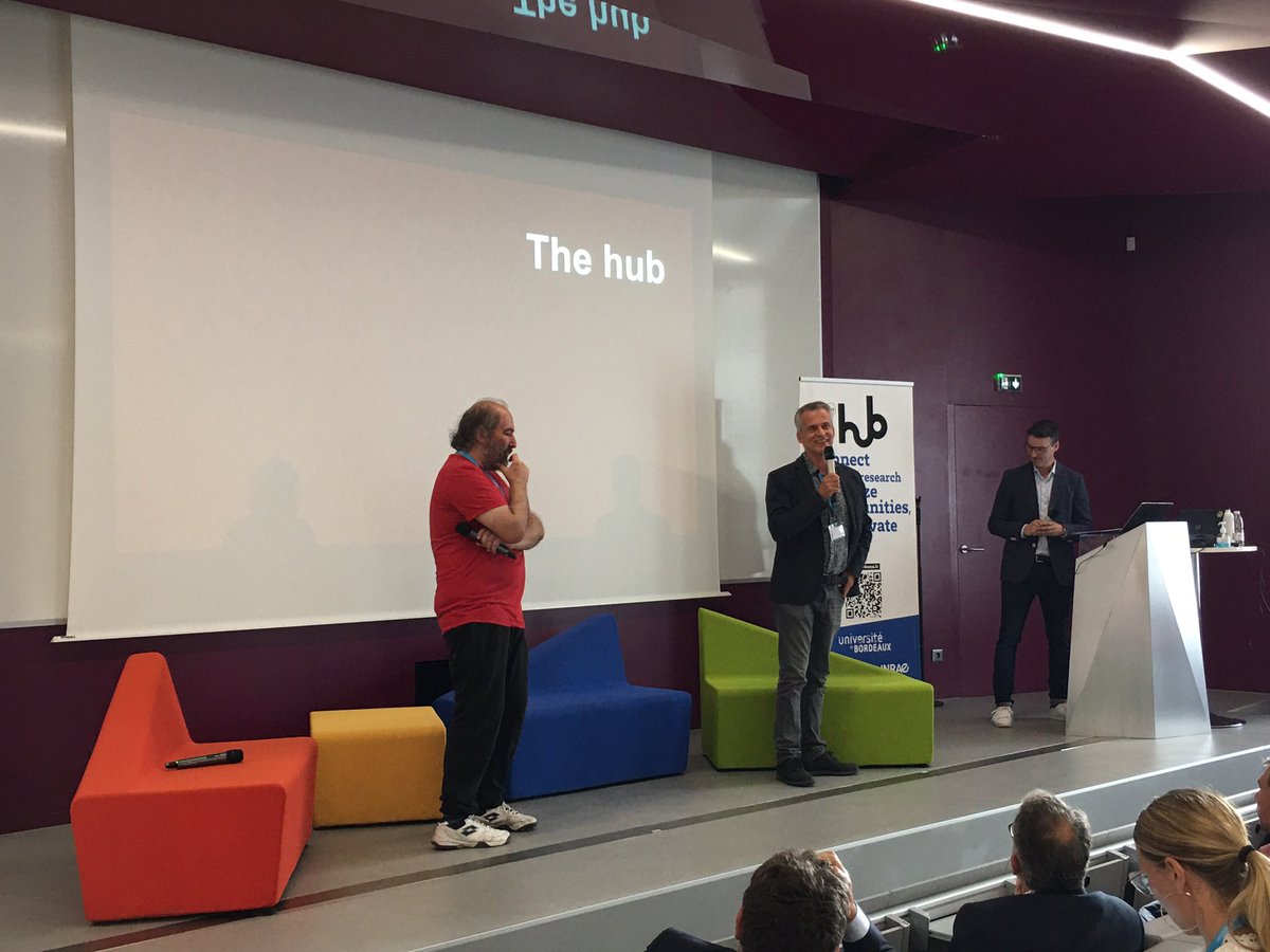 Aujourd’hui a lieu le lancement de la plateforme The hub avec Étienne Duguet, vice-président innovation et Karim Belabas, vice-président en charge du numérique. 
thehub-bordeaux.fr/#/