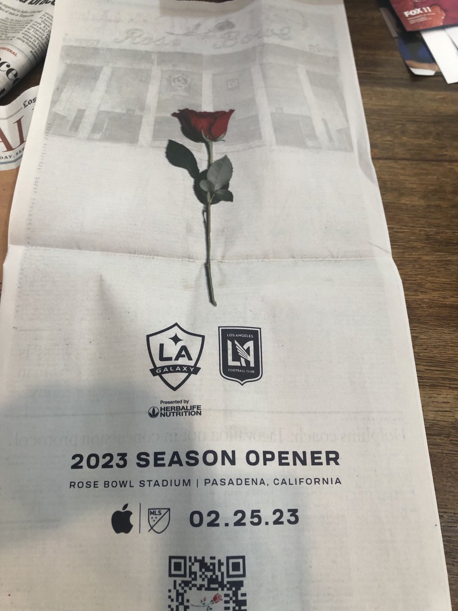 kbaxter11's tweet photo. .⁦@LAGalaxy⁩ , ⁦@LAFC⁩ take out an ad to announce the Rose Bowl game https://t.co/J2Vimft9uL