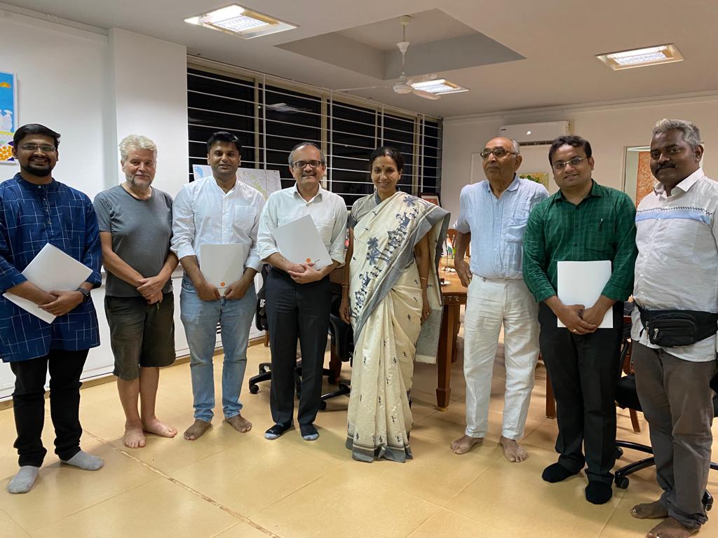 JayantiRavi's tweet photo. Had a fruitful meeting with the Atal Innovation Mission Team. Thanks Chintan Vaishnavji and the AIM team🙏 https://t.co/pt0C7GoAIw