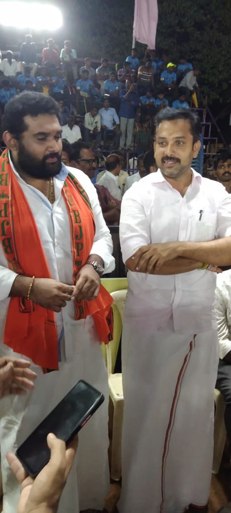 VVSenthilnathan's tweet photo. மதுரையில் மாநிலத் தலைவர் @annamalai_k அவர்கள் தலைமையில் மோடி கபடி லீக் இறுதி போட்டி துவக்க விழாவில்

 "மோடி கபாடி லீக்கின் கதாநாயகன்"

எனது இனிய நண்பரும், மாநில விளையாட்டு,திறன் மேம்பாட்டு பிரிவு தலைவர் @amarprasadreddy அவர்களுடன் விளையாட்டு வீரர்களுக்கு வாழ்த்து தெரிவித்தபோது.. https://t.co/FdEqwcv1k6