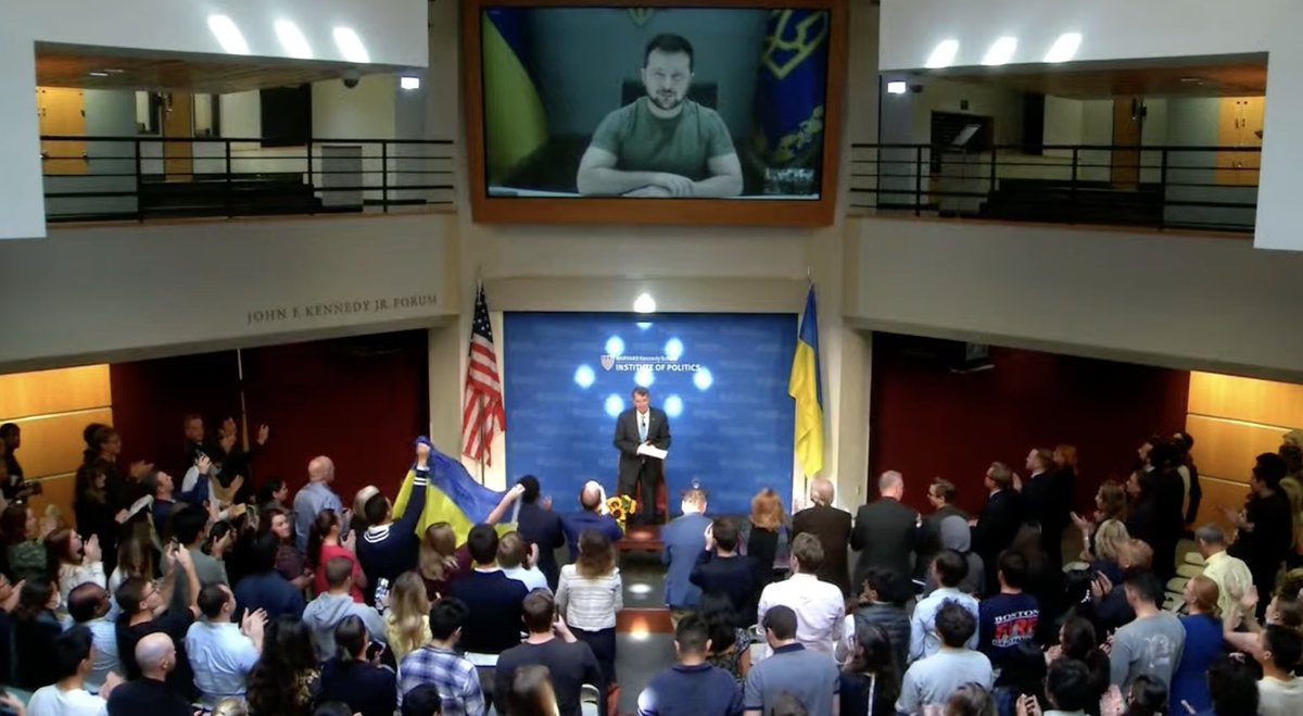 Standing ovation for President Zelenskyy in the Forum just now. #HKS <a href="/Kennedy_School/">Harvard Kennedy School</a> #Ukraine