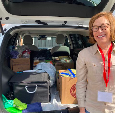 SecondHelpATL's tweet photo. "Happy to deliver beautiful rescued food from Sprouts to the grateful recipients at Covenant House!" - Pat Dorner, SHA Food Rescue Volunteer
#DriveOutHunger https://t.co/ZfApSMWgK1