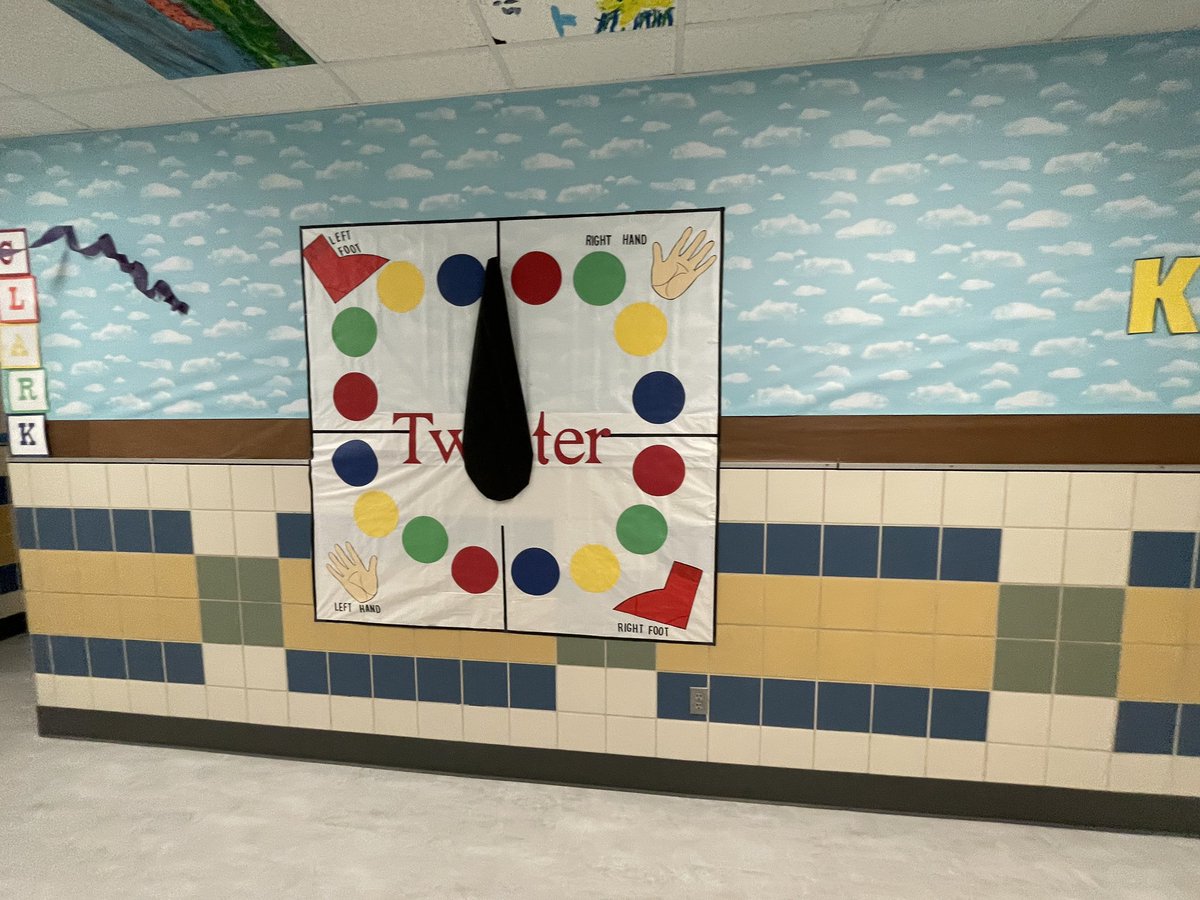SLExDstars's tweet photo. Kindergarten is ready to learn through games this week! #GameonatSLE #ExperienceSLE https://t.co/CF3iiHqg7F