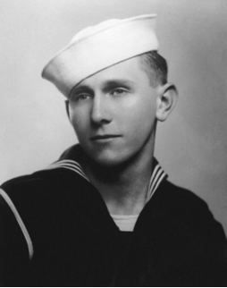 USMCMuseum's tweet photo. #OTD in 1942, U.S. Coast Guard Signalman First Class Douglas Munro heroically gave his life evacuating Marines during the Second Battle of the Matanikau on Guadalcanal.

Read more on our FB &amp; IG: @usmcmuseum

#USMC #USMCMuseum #SemperFi #MOH https://t.co/eUE0Leh0m7