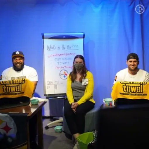 97HeywardHouse's tweet photo. #CamsWeekofKindness continues!
Yesterday our #founder @camhey97 and his teammate @tjwatt90 visited the Dream Big Studio at @childrenspgh to spread some #kindness and have some #fun!
#staytuned for more Cam's #weekofkindness activities and do your part by #givingback https://t.co/u70PAS6lOe