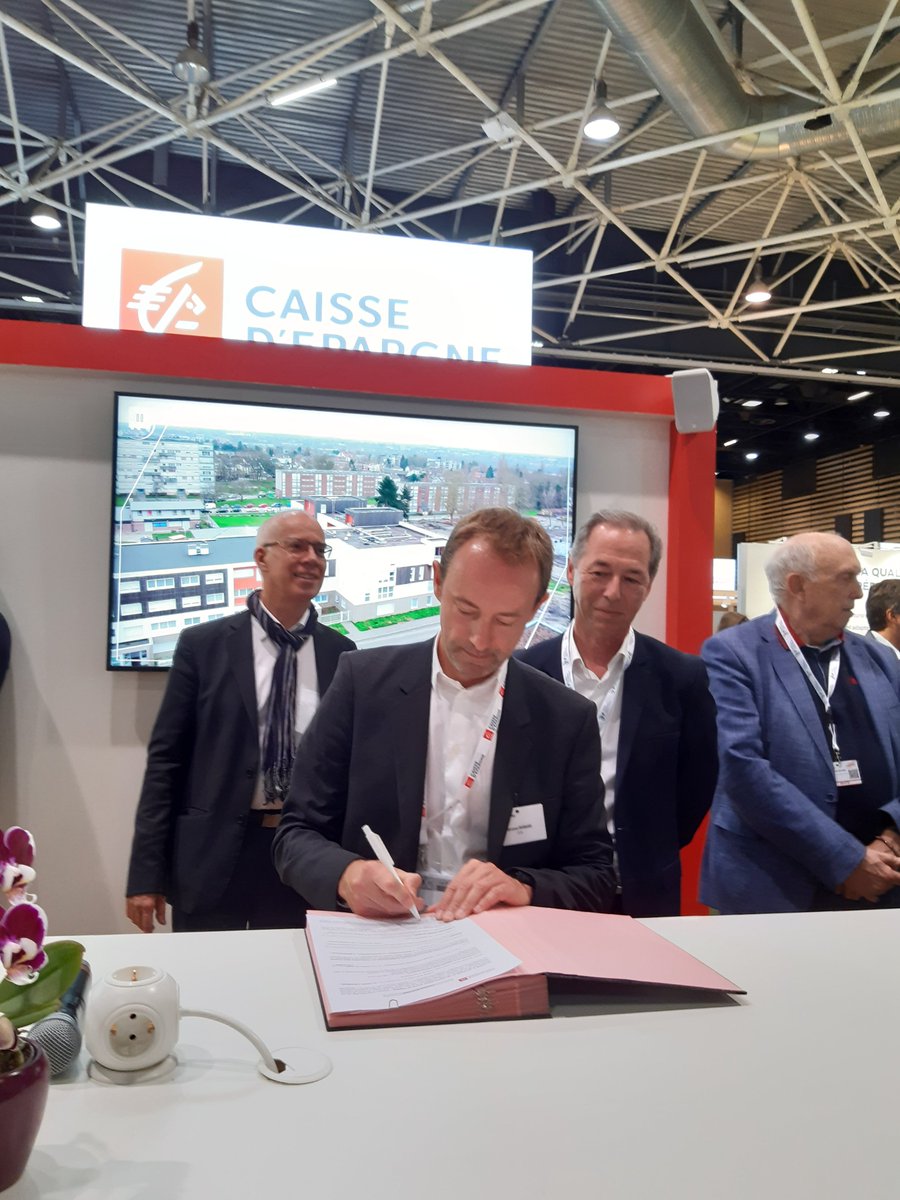 Nous sommes heureux d’officialiser notre partenariat avec la @CEHDF en compagnie de la SIGH à l’occasion du #congrèshlm.🙌

Cette signature est l’affirmation d’une synergie et de l’engagement pris pour un avenir plus vert avec nos partenaires. 🌱

#transition #logementsocial #RSE