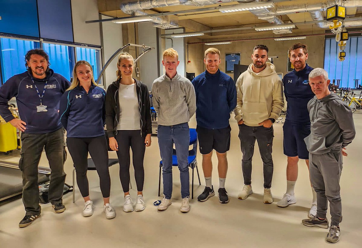 Dan Martin tweet media