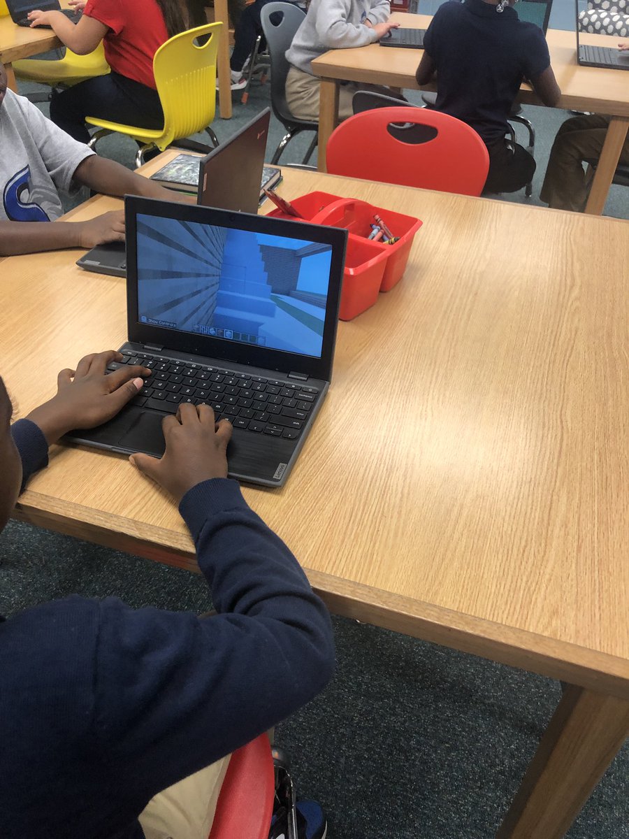 HeunLibrary's tweet image. Using MinecraftEDU to teach 2nd and 3rd grade students how to submit their building work in Google Classroom. Today we started with a build a house project and they ran with it! @Schaffner063 #Zone1derful @PlayCraftLearn