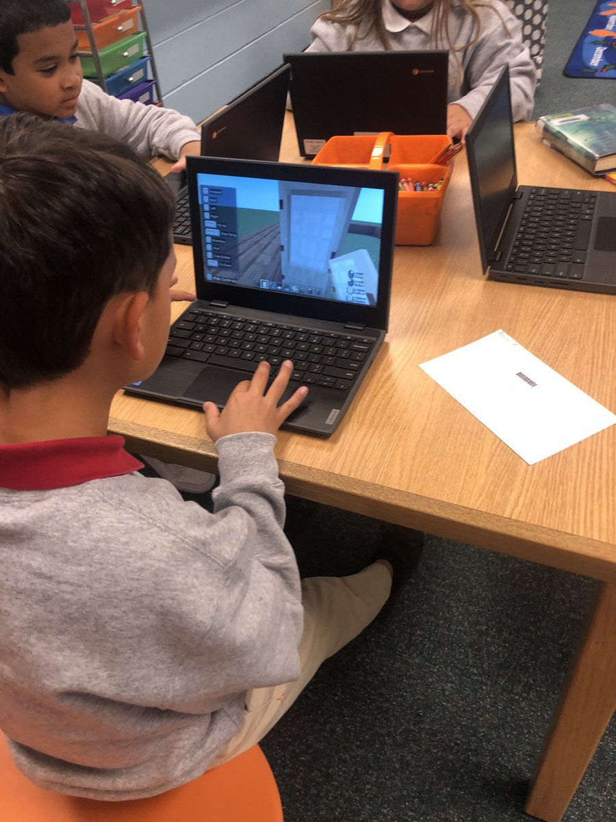 HeunLibrary's tweet image. Using MinecraftEDU to teach 2nd and 3rd grade students how to submit their building work in Google Classroom. Today we started with a build a house project and they ran with it! @Schaffner063 #Zone1derful @PlayCraftLearn