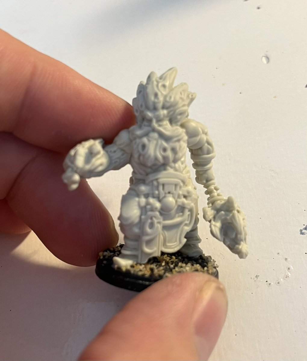 ElliotMoylan's tweet photo. I can’t get over the quality of these sculpts #pathtoconquest #wargames #models #dweghom https://t.co/n9aA5wKBR1