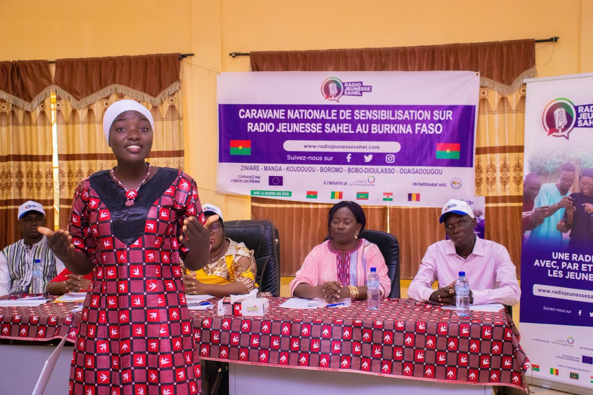 Radio_RJS's tweet photo. La caravane de sensibilisation de la jeunesse burkinabè au projet #RJS a été lancée le 24/09. Elle ira à leur rencontre dans tout le pays jusqu'à Ouagadougou, siège de la radio. Après le Mali, la Mauritanie, le Niger et le Tchad, c'est la dernière caravane avant la mise en ondes. https://t.co/boLCxx1eGB