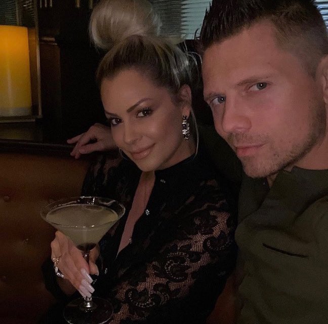 My hubby&rsquo;s birthday is coming up!! 😍😍 What should we do that doesn&rsquo;t involve Disney, Frozen, or anything<a href="/tag/newprofilepic"class="tags"><span>#newprofilepic</span></a>