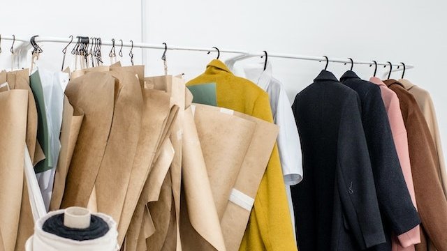 WarpIt_'s tweet photo. Keeping what we already have, such as clothes, saves money and reduces the negative impact on the environment. Did you know corporate workwear and uniforms are swapped and #reused through Warp It?
https://t.co/3UlZm57yV0
#Reuseclothes #choosetoreuse #reducewaste #avoidlandfill https://t.co/NWSfU7qoVD