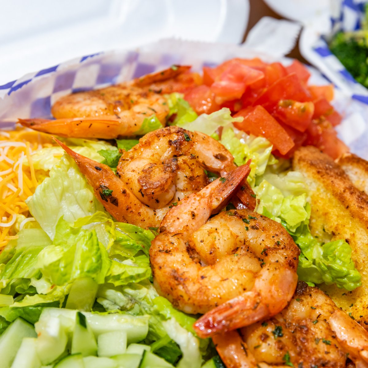 KelzKitchenATL's tweet photo. You don't have to wait for the weekend to treat yourself to our fresh shrimp. Come see us today to make your Tuesday extra tasty! https://t.co/lhdorlJw2o
