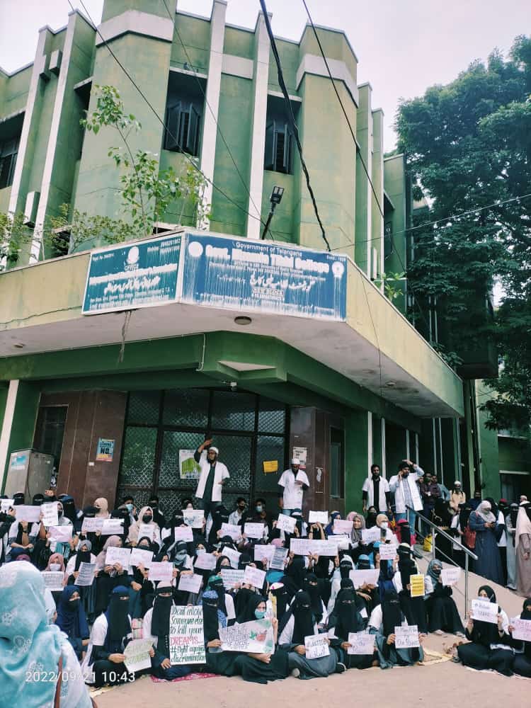 Binte_hassan01's tweet photo. Stop giving special privilege to Ayurveda.....Stop sidelining of unani by NHM
#saveunani https://t.co/UsxOH9ydD5