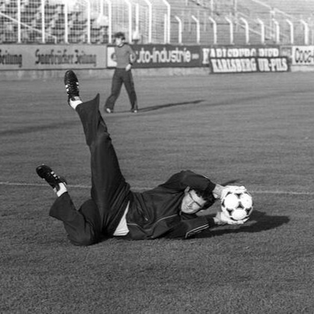 FK_Partizani's tweet photo. Perlat Musta, legjenda e portes se Partizanit dhe Kombetares. 2 here kampion ne Kampionatin Ballkanik U21 ( 1978 &amp; 1981), 3 here kampion me Partizanin dhe 1 here me @DinamoBucharest
 ne 1991. #Partizani #partizoni #PMTP #musta #PerlatMusta #Albania #shqi… https://t.co/2BKMqdmKso https://t.co/zmR9EGBBmh