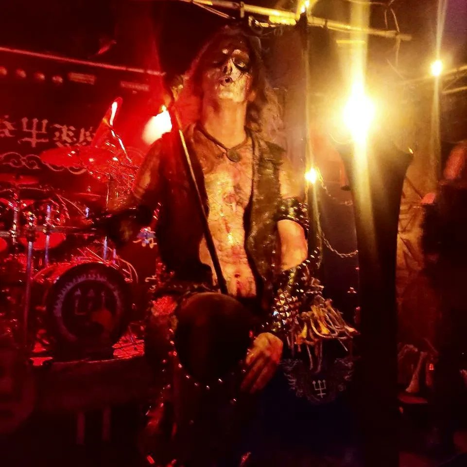 scheitan_rvw's tweet photo. Crónica y fotos de #Bolzer #Tribulation #Abbath y #Watain
23.09.22 Sala Mon Madrid

https://t.co/Bg5mK9tYm1 https://t.co/htMGFa9Nuc