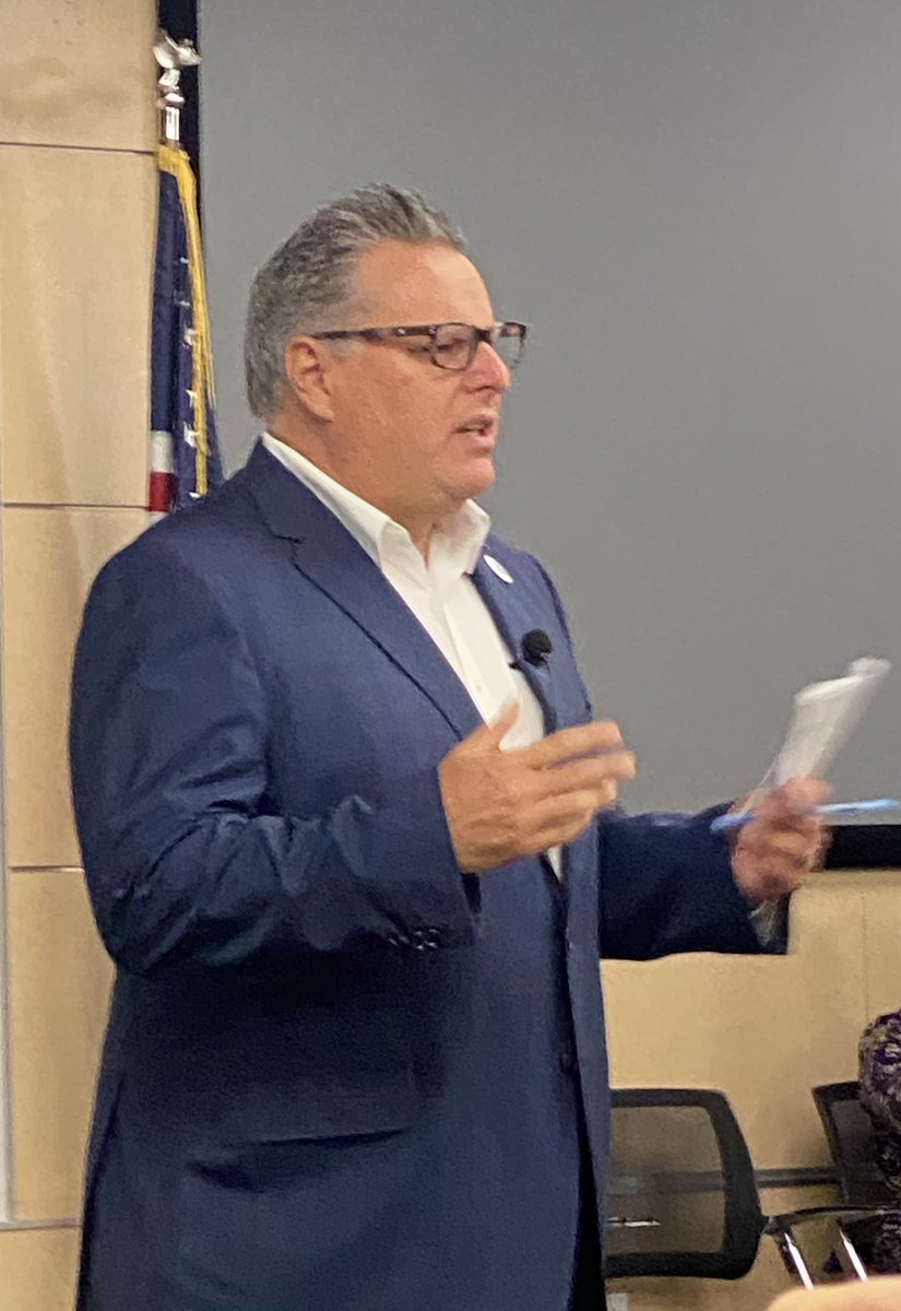 DrMariaGadsden's tweet photo. “Community Schools can change the heart of a community if done right.” Dr. Paul Gothold, Superintendent, San Diego County Office of Education #cslxfundamentals @JurupaJUSD @CommSchoolsLX https://t.co/aTgU1TWxZX
