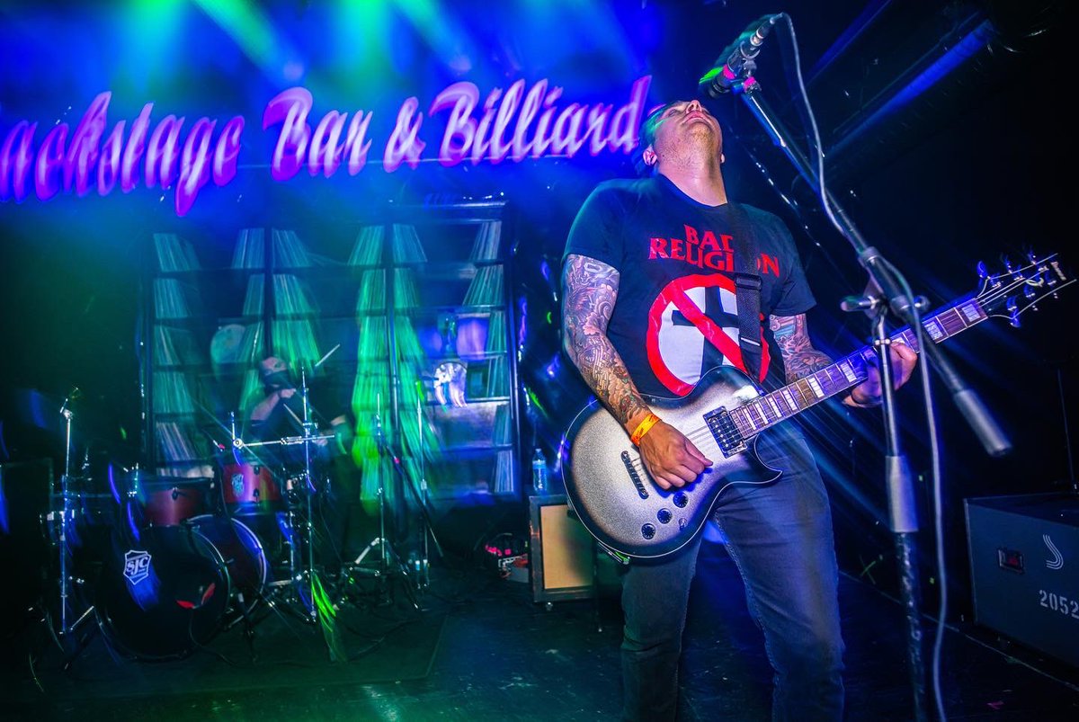 Damaged_Savage's tweet photo. Yooo Savages! We’ll be at @double_down_saloon this Friday, September 30th after 10pm. It’s free so come party with us🤘🏼
📸: @halfstop 
#lasvegas #lasvegasstrip #free #freeshow #punkrock #friday #fridaynight #damagedsavage #tattoo #livemusic #divebar #doubledownsaloon #guitar https://t.co/hYuabViARx