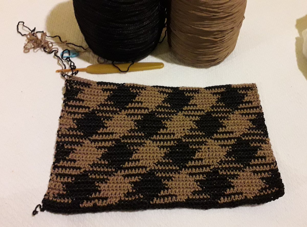 _MaryCa's tweet photo. Work in progress... vediamo cosa esce fuori! #crochetaddicted #crochet #plannedpooling #nuovetecniche #handmade https://t.co/jAL9JhbOrH