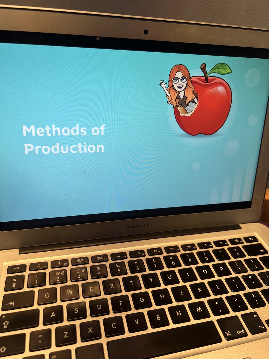 MissGartonBusEd's tweet photo. This week in C&P I delivered a #MicroLesson on Methods of Production. A special mention to teacher twitter for helping me generate the idea around my lesson todayπ©πΌβπ«! Not long now until it all becomes more real on placementπ€© https://t.co/Y85dkFaIhG