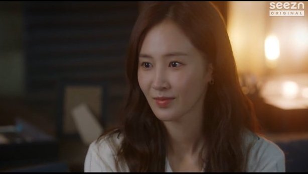 yulsera's tweet photo. she went from shocked/realizing what he meant --> flattered --> hesitant smile --> apologetic (why?).
my headcanon is that she was gonna reject him at first. or pretend she doesn't know what he means. maybe that's why his confession was cut off.
#GoodJobEp10 #KwonYuri https://t.co/QDVhxSUkLy