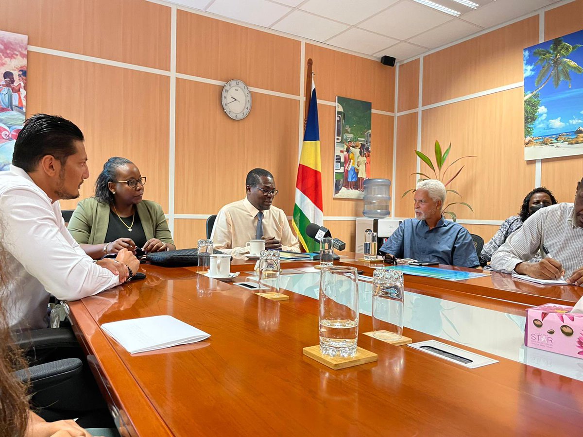 Humbled to be part of the team delivering the Roadmap to Blue Carbon Opportunities to the #seychelles government. It has been a 3 year long journey supported by funding from <a href="/seyccat/">SeyCCAT</a> 

Learn more about the project 👉🏻 bluecarbonlab.org/seychelles-blu…