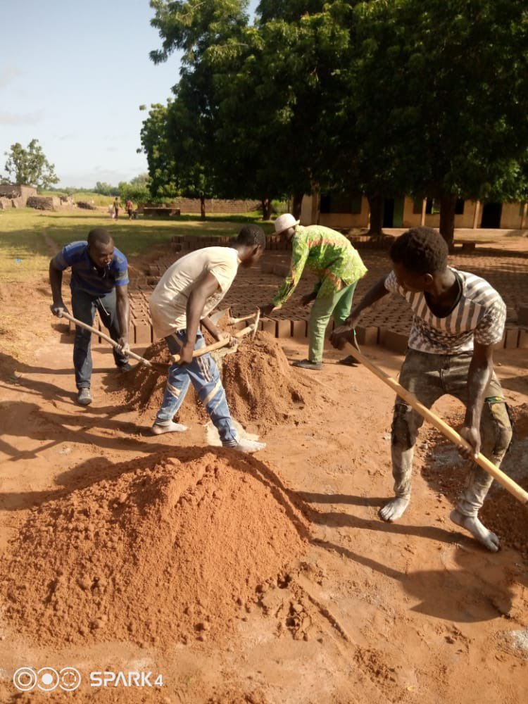 Ordinary_Adam's tweet photo. Because of your support for the BB’s  R Us collection @GameStopNFT
Funds from the collection have been allocated to building a school in Mali, Africa. 

Today a youth group joined in assisting the building crew to lay the foundation with cinder blocks.

Cant wait for completion! https://t.co/lrdmwto8kh