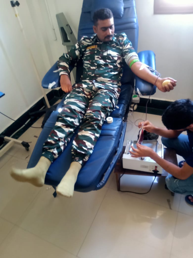 995812's tweet photo. Service and Loyalty is  our  motto. 
CT/GD Manje Gowda of 29 Bn CRPF donated blood in flowrence hospital Chanpora today on a request call at CRPF Madadgar helpline for Sh  Bilal Ahmed Bhat  R/o Bhagat Mohalla Srinagar. https://t.co/SmhFWNGk0l