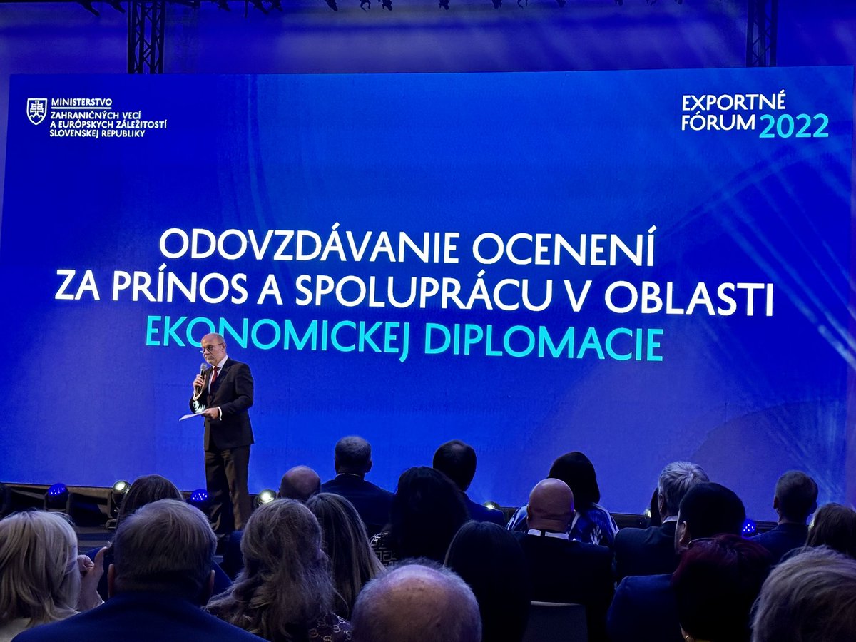 PTurosik's tweet photo. #ExportForum 2022 is bringing again a great opportunity to exchange views w/🇸🇰 entrepreneurs on #Slovak export policy, but also on business opportunities in 🇧🇦. Useful coordination w/#UNDP, state institutions 🇸🇰, as well as my ED colleagues from @SlovakiaMFA. #GoodIdeaSlovakia 👏 https://t.co/3eQpuKbITx