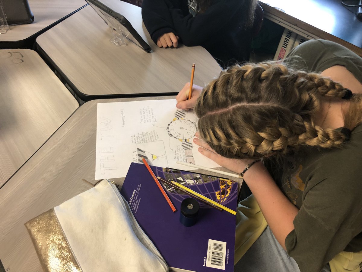 The students are doing a great job collaborating on this year’s extraordinaires project. So many unique ideas and outside-the-box concepts! #7Gold #ShrewsburyLearns