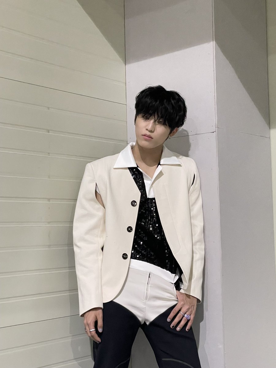 saqlhu's tweet photo. มึงคือรูปนี้แบบกุตายได้นะพี่โยชิลงรูปไม่ไว้ชีวิตทึเมเลยแต่ก็ขอบคุณค่ะรักนะ😭😭💞💞 #PARKJEONGWOO https://t.co/SfEoOzfnPx