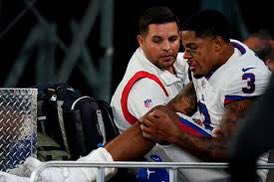 loscomebanco's tweet photo. ⛔️ Injury Report ⛔️
El WR de los @nygiants, Sterling Shepard sufrió anoche una lesión en su rodilla derecha (ACL) que pondrá fin a su temporada del 2022.
#sportsruspodcast #fantasycorner #fantasyfootball #NFL #nflnews #NFLInjuries #NewYorkGiants https://t.co/s6qVYdXxka