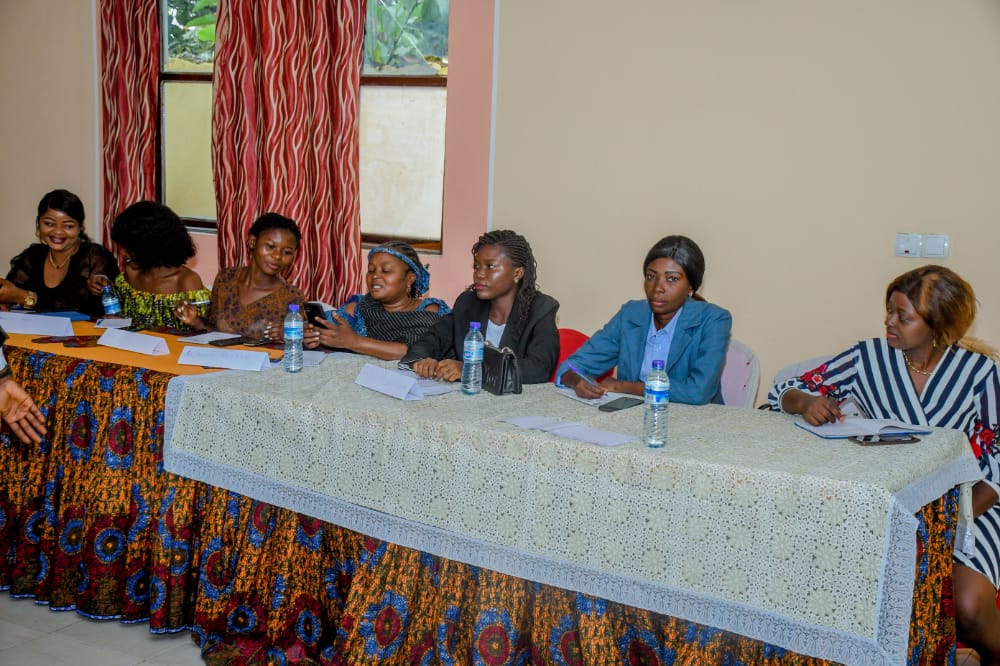 RBafaluma's tweet photo. 2eme et dernière journée de la formation porta sur "l'inclusion numérique de la femme". Ça été pour nous un plaisir d'acquérir de nouvelles connaissances. Organisée par#habariRDC,#FNUD.Sincères remerciements à nos partenaires pour cette belle initiative.
@habariRDC
@FNUD https://t.co/ZKHwElMC54
