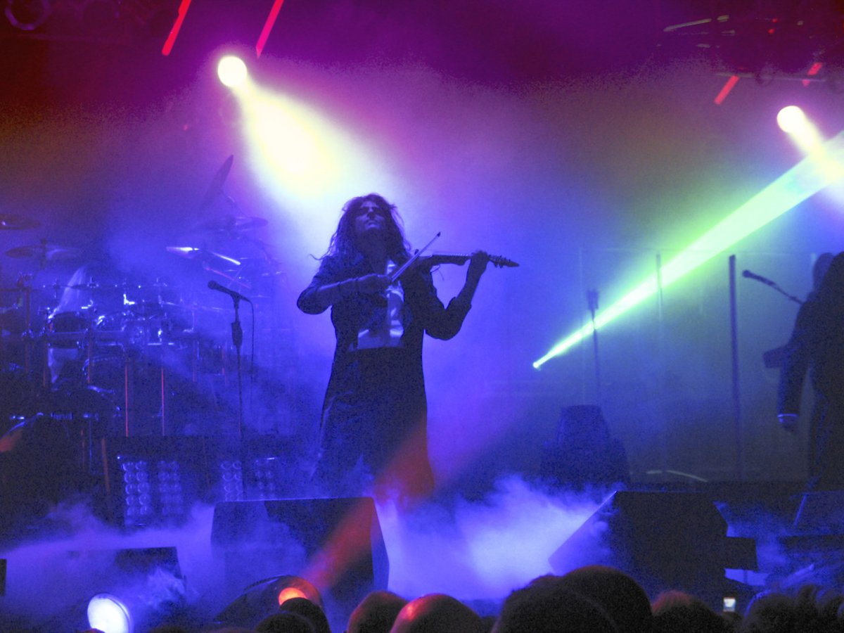 Rock violinist Mark Wood (<a href="/markwoodmusic/">Mark Wood</a>) takes The Stage with host Ken Burke to discuss his career as a rock violinist, how he is changing high school symphonies across the globe, &amp; why he has spent his life striving to be better. #TheStagePod

Listen 👉 bit.ly/3BREkxW