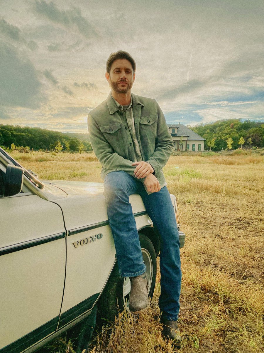 JensenAcklesPL's tweet photo. 📷 • @JensenAckles as Beau Arlen in s3 of @BigSkyABC! 
#beauarlen #BigSky #spnfamily #jensenackles https://t.co/DXXIfMuGoG