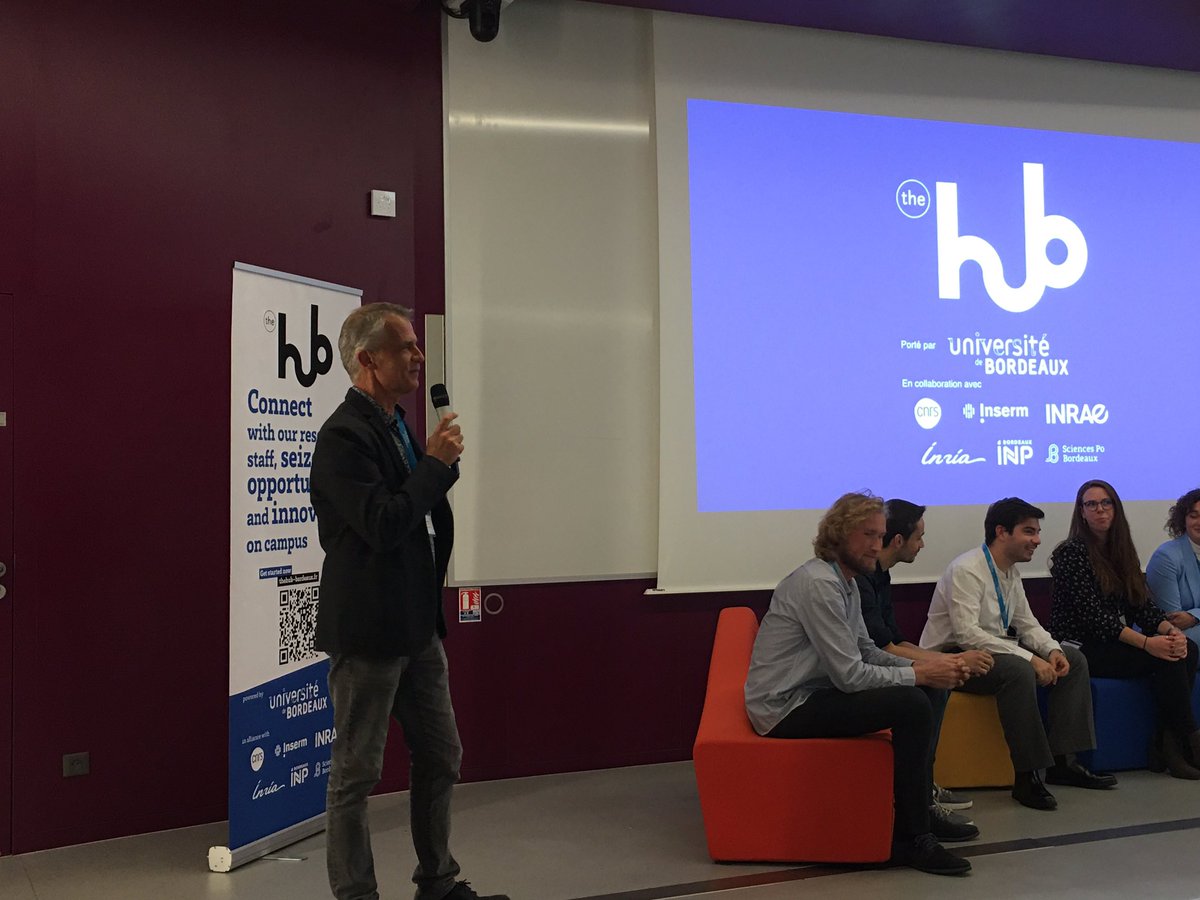 univbordeaux's tweet photo. Les community managers de The hub animent la plateforme, de la mise en ligne des contenus mais surtout des relations avec les communautés, de la recherche mais aussi les acteurs économiques. Au total, 10 thématiques sont abordées sur la plateforme. https://t.co/OMfr2iyZAj