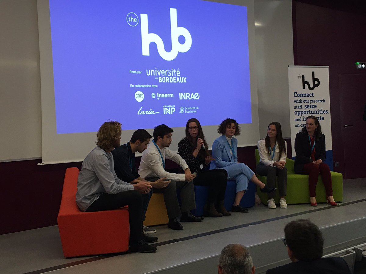 univbordeaux's tweet photo. Les community managers de The hub animent la plateforme, de la mise en ligne des contenus mais surtout des relations avec les communautés, de la recherche mais aussi les acteurs économiques. Au total, 10 thématiques sont abordées sur la plateforme. https://t.co/OMfr2iyZAj