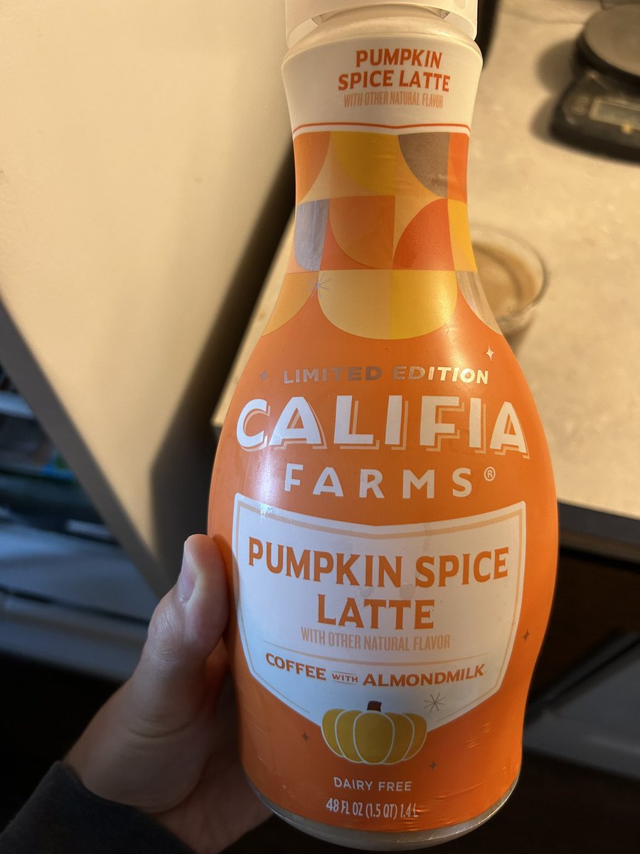 _petegarcia's tweet photo. This tastes exactly like leftover Cinnamon Toast Crunch milk and I’m not complaining https://t.co/jlQby3lAHg