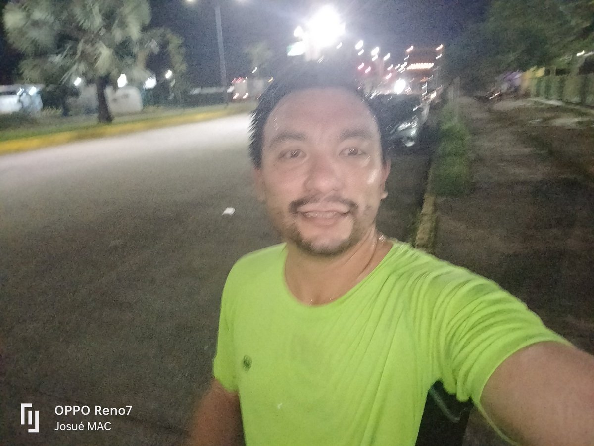 JosuManuelAven1's tweet photo. Ya se entrenó. Tú eres la motivación! #siesegordopudo #InspirandoMetas #LigadelaJusticiaRunner @ManicomioRunner @ComuniRunners @FenixRun_Mexico @fenix18000 @yoelegicorrer1 porque #corrersana #teammadafaka https://t.co/iDX5zGPDDs