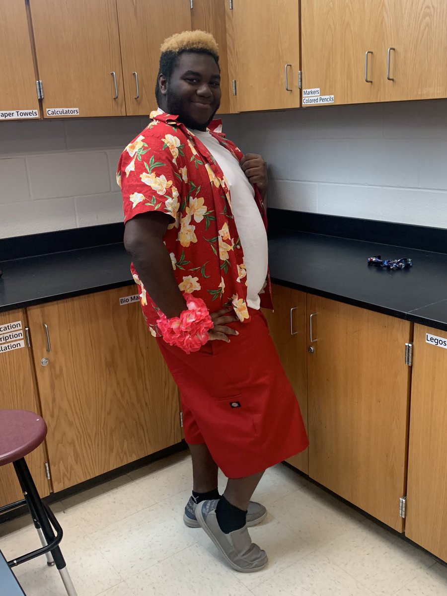 collinbritt's tweet photo. #Spirtweek @lewisvillestuco  tackey tourist https://t.co/D7vTKCNCh9