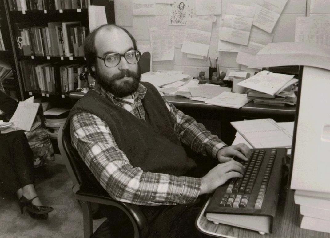 Group2uc3m's tweet photo. Mark Weiser was a computer scientist and chief technology officer (CTO) at Xerox PARC. Weiser is widely considered to be the father of ubiquitous computing, a term he coined in 1988. https://t.co/HT15oxdgQz