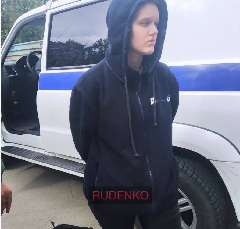 Сегодня в Мариуполе была попытка произвести mеракm в людном месте вблизи избират. участка
Навальная Ирина Серг. авансом от СБУ получила 30 тыс грн.,по выполнении обещано было ещё 70тыс. Своʌочь была задержана. Размuнuрованное ВУ в mроmил.эквиваленте -1 кг
Что за nодлая фамuлuя!