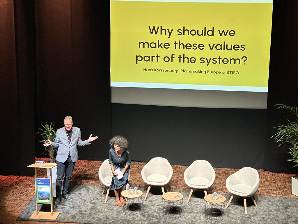 RT <a href="/tjhfx/">TJ Maguire</a>: So excited and thankful to be able to join the conversations at #PlacemakingWeekEurope in Pontevedra. <a href="/hanskarssenberg/">Hans Karssenberg</a> and <a href="/VivianDoumpa/">Vivian Doumpa</a> kicking things off.