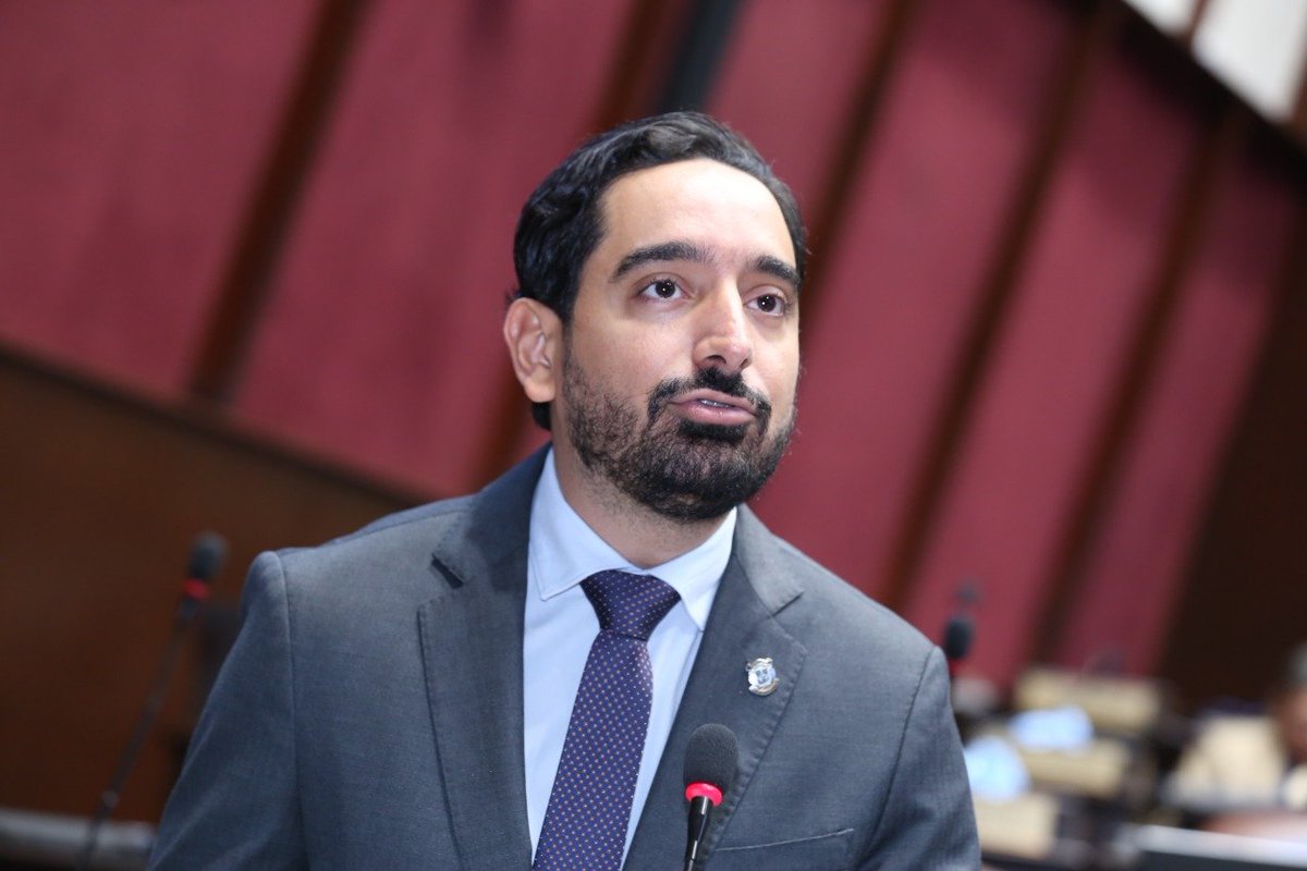 El diputado <a href="/josehoracior/">José Horacio Rodríguez</a> solicita a la Comisión de Medio Ambiente verificar una denuncia hecha por <a href="/GrupoJaragua/">Grupo Jaragua</a>, quienes han alertado de las graves consecuencias que generaría la construcción de un puerto en Pedernales, afectando el turismo y la pesca del país. <a href="/ambienterd/">Ministerio de Medio Ambiente RD</a>